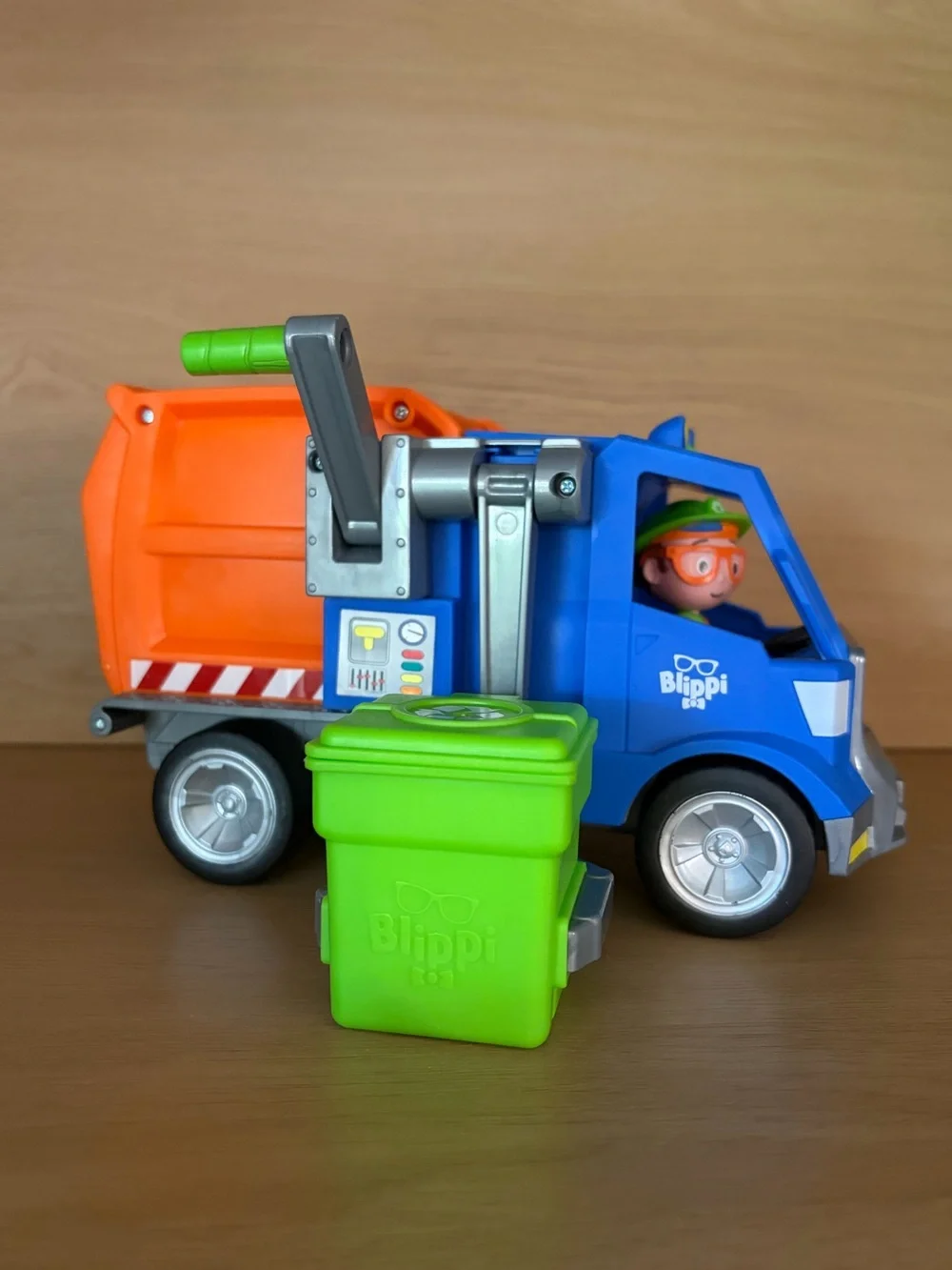✨$12✨Blippi Recycling Truck with Sound + Blippi Figure + Recycle Bin